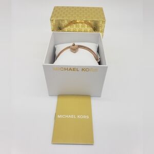316- MICHAEL KORS ROSE GOLD TONE Logo HEART BANGLE NWT